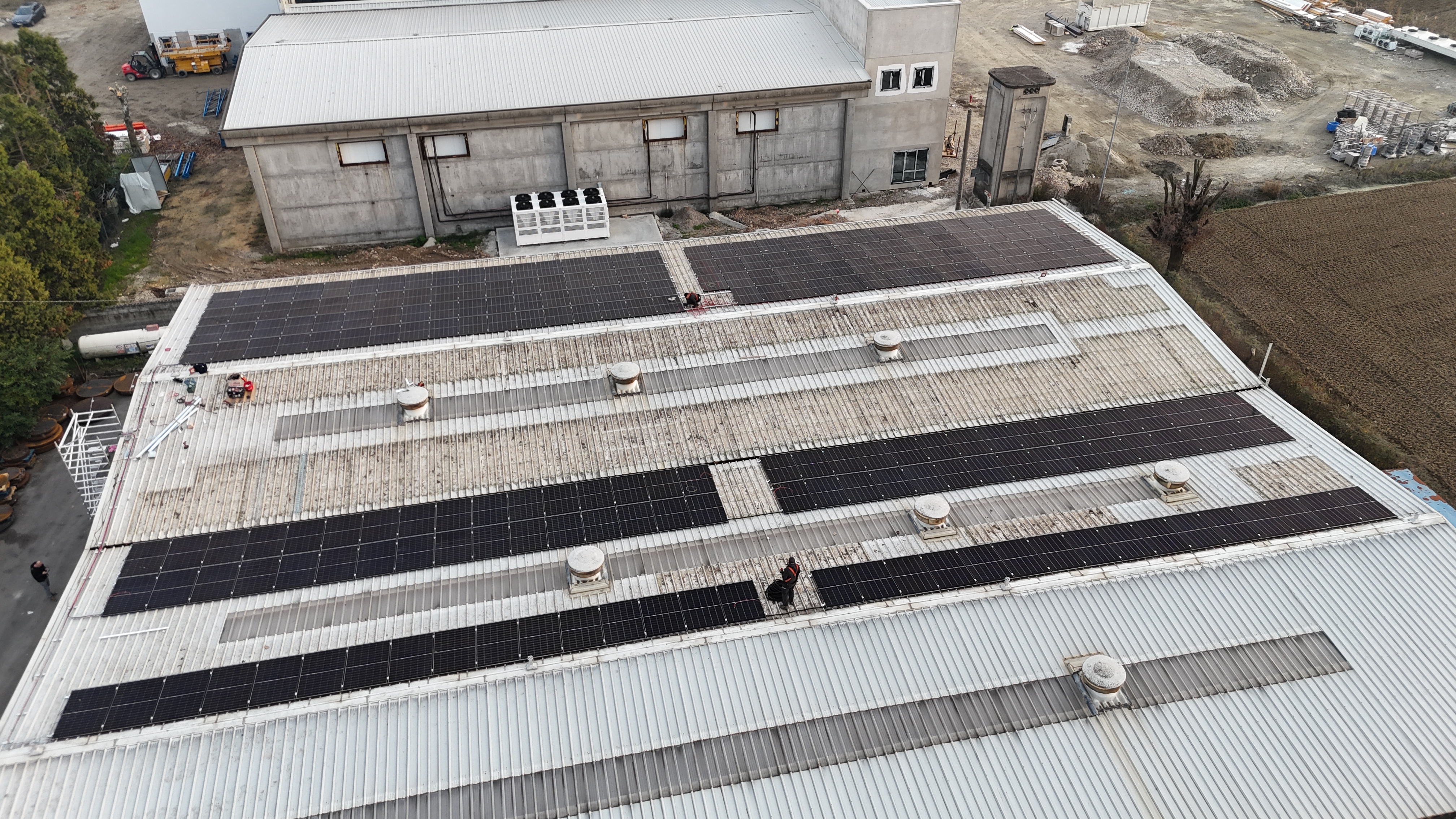 Fotovoltaico su lamiere grecate 6